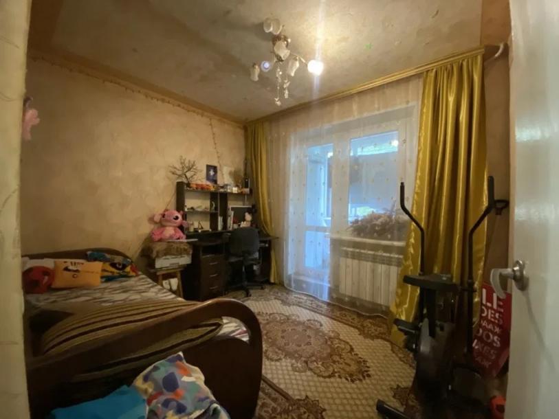 Квартира, 4-кімн., Харьков, 533м/р, Непокоренных (Героев Труда)