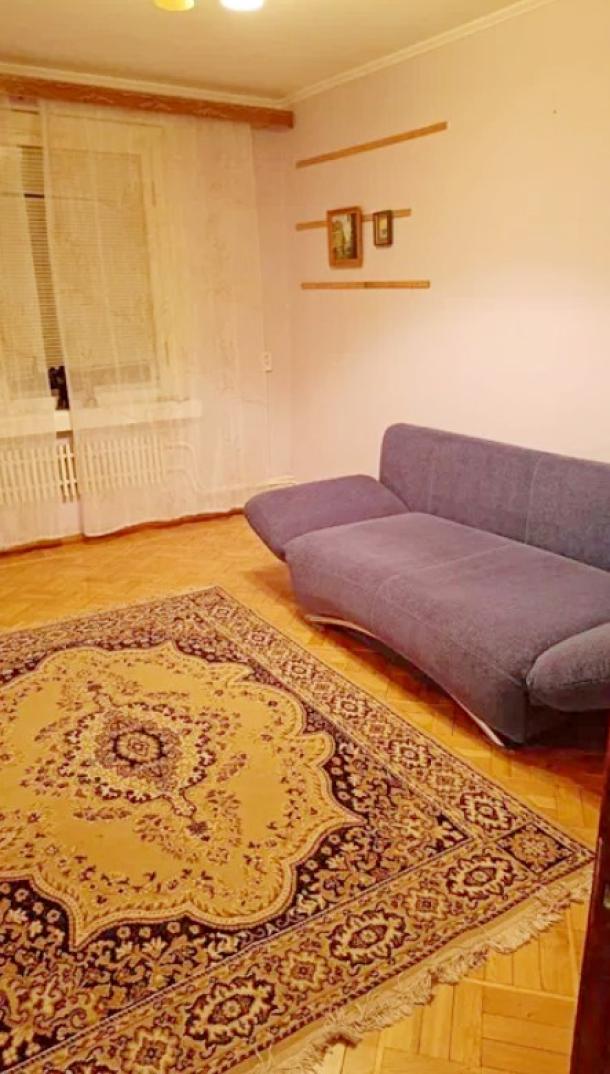 Квартира, 3-кімн., Харьков, Павлово Поле, Старицкого