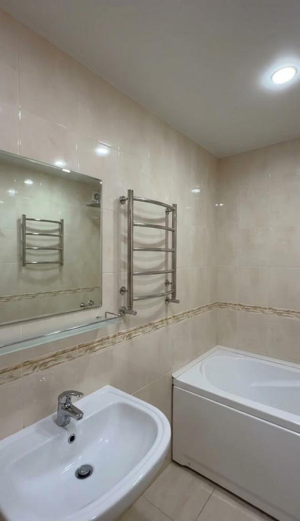 Квартира, 3-кімн., Харьков, 607м/р, Тракторостроителей просп.