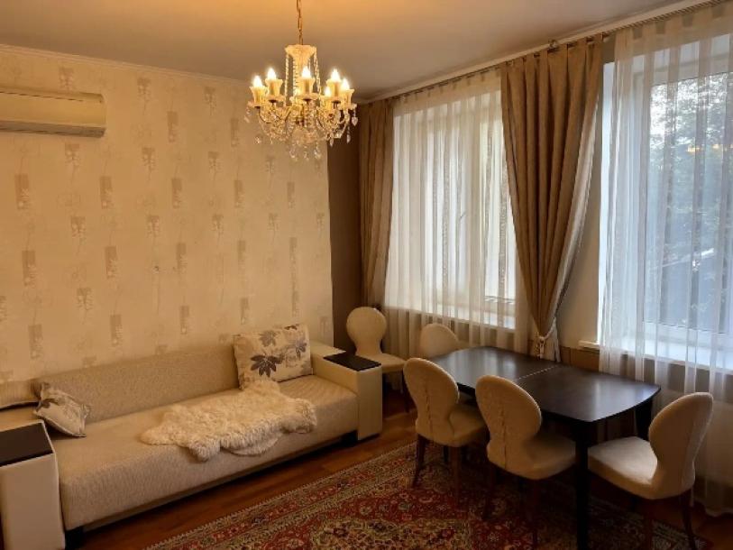 Квартира, 3-кімн., Харьков, Центр, Людмилы Гурченко пер. (Саммеровский пер.)