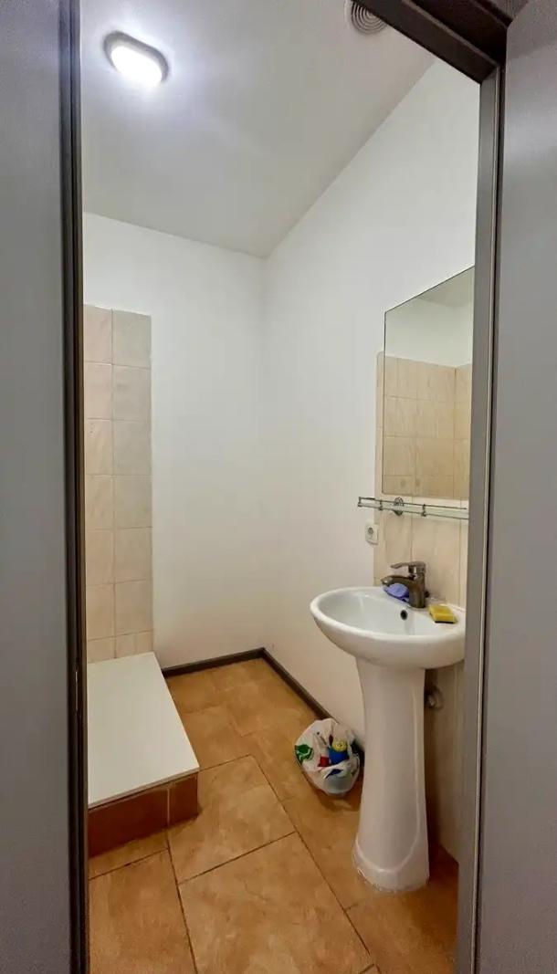 Квартира, 3-кімн., Харьков, 605м/р, Тракторостроителей просп.