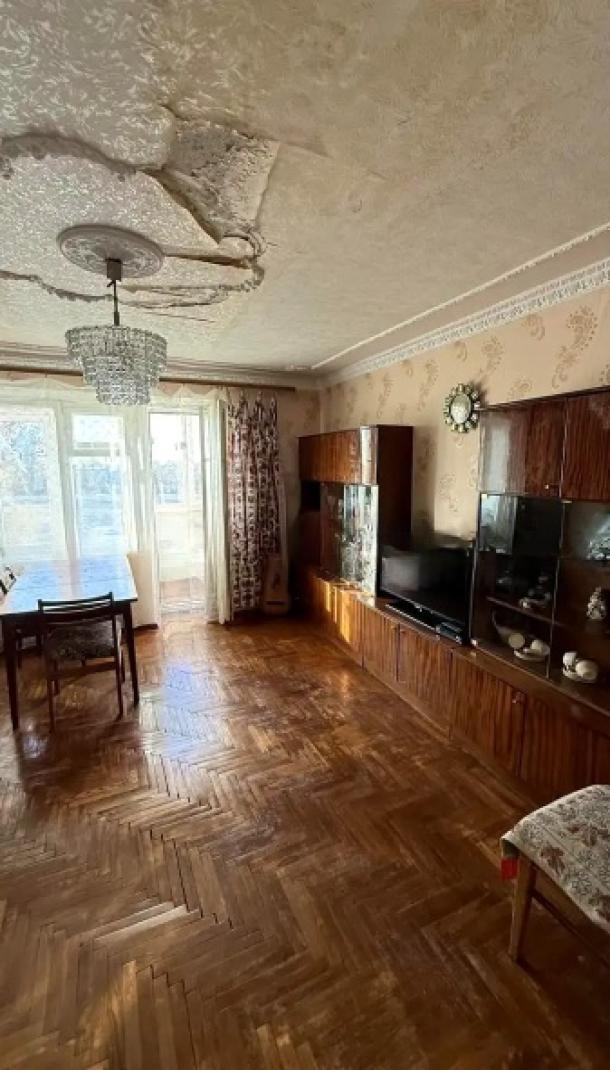 Квартира, 3-кімн., Харьков, Новожаново, Власенко