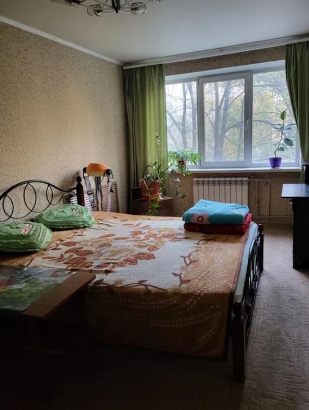 Квартира, 3-кімн., Харьков, 524м/р, Непокоренных (Героев Труда)