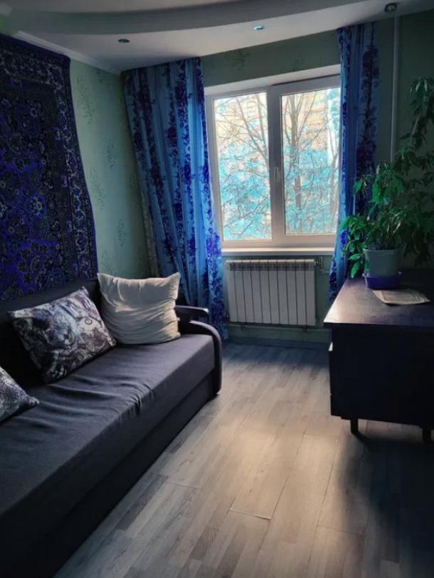 Квартира, 3-кімн., Харьков, 524м/р, Непокоренных (Героев Труда)
