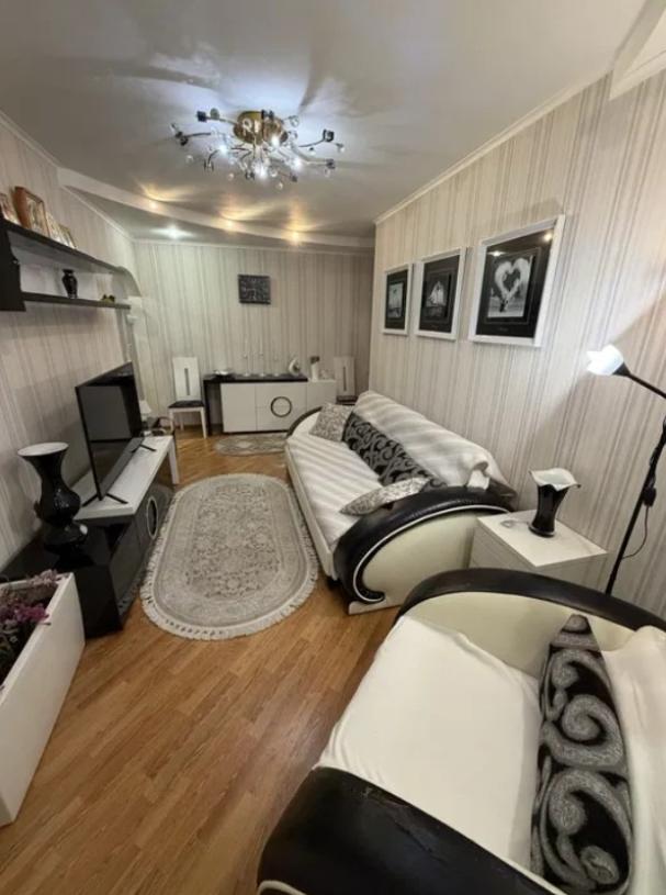 Квартира, 3-кімн., Харьков, 608м/р, Академика Павлова
