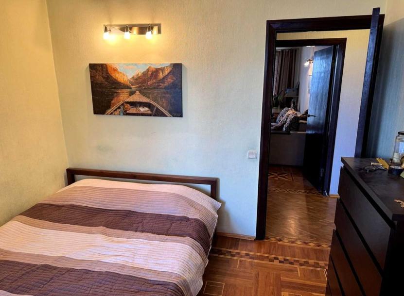 Квартира, 3-кімн., Харьков, 522м/р, Валентиновская