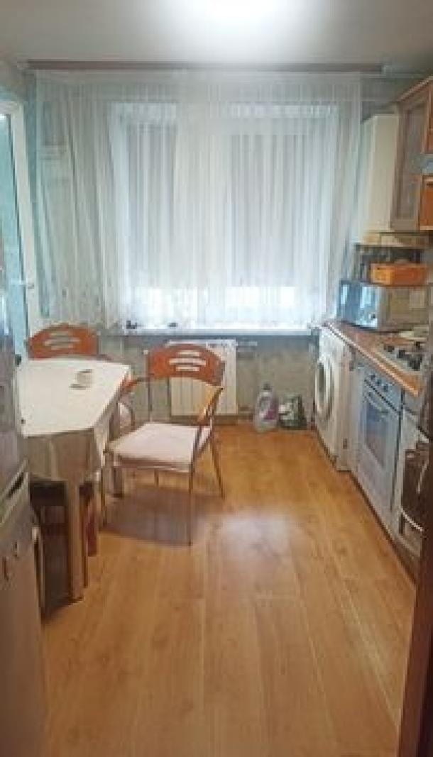 Квартира, 3-кімн., Дергачи, Дергачевский район, Садовая (Чубаря, Советская, Свердлова)