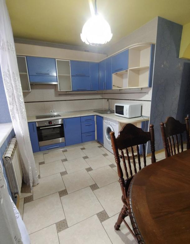 Квартира, 3-кімн., Харьков, Завод Малышева метро, Героев Харькова пр-т