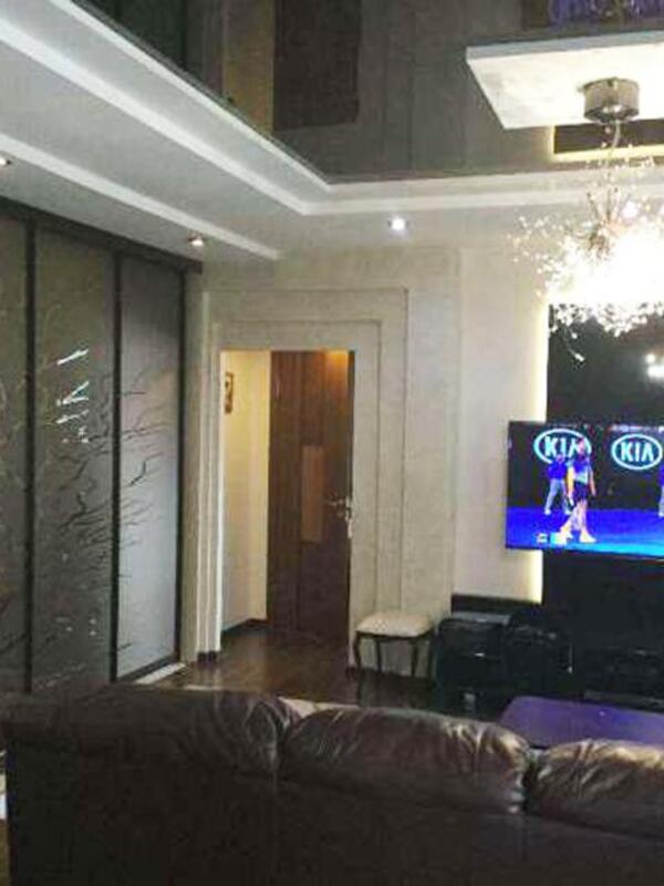 Квартира, 3-кімн., Харьков, Гагарина метро , Аэрокосмический просп. (Гагарина проспект)