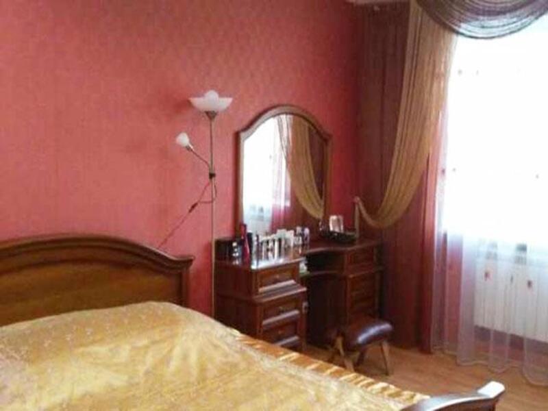 Квартира, 3-кімн., Харьков, Завод Малышева метро, Героев Харькова пр-т