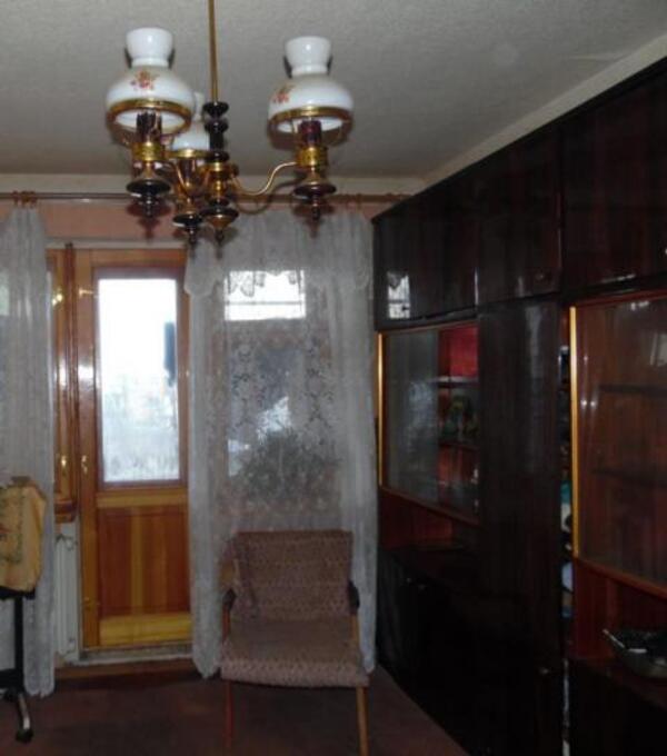 Квартира, 3-кімн., Харьков, Новые Дома, Каденюка (Танкопия)