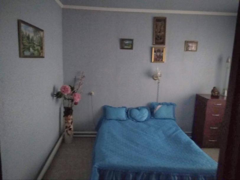 Квартира, 3-кімн., Лебяжье, Чугуевский район, 1 Мая