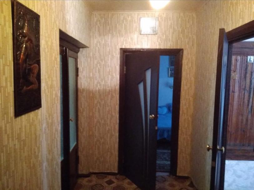 Квартира, 3-кімн., Лебяжье, Чугуевский район, 1 Мая