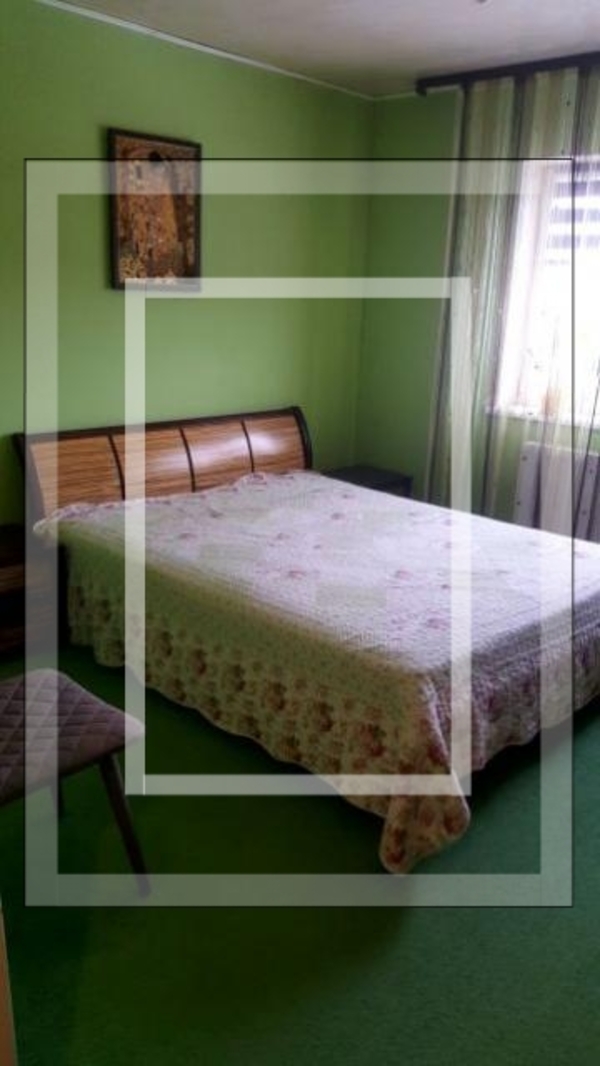 Квартира, 3-кімн., Чугуев, Чугуевский район, Авиатор мкр