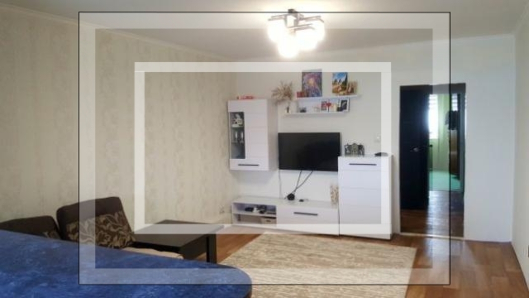 Квартира, 3-кімн., Чугуев, Чугуевский район, Авиатор мкр