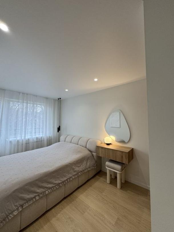 Квартира, 2-кімн., Харьков, 608м/р, Гвардейцев Широнинцев