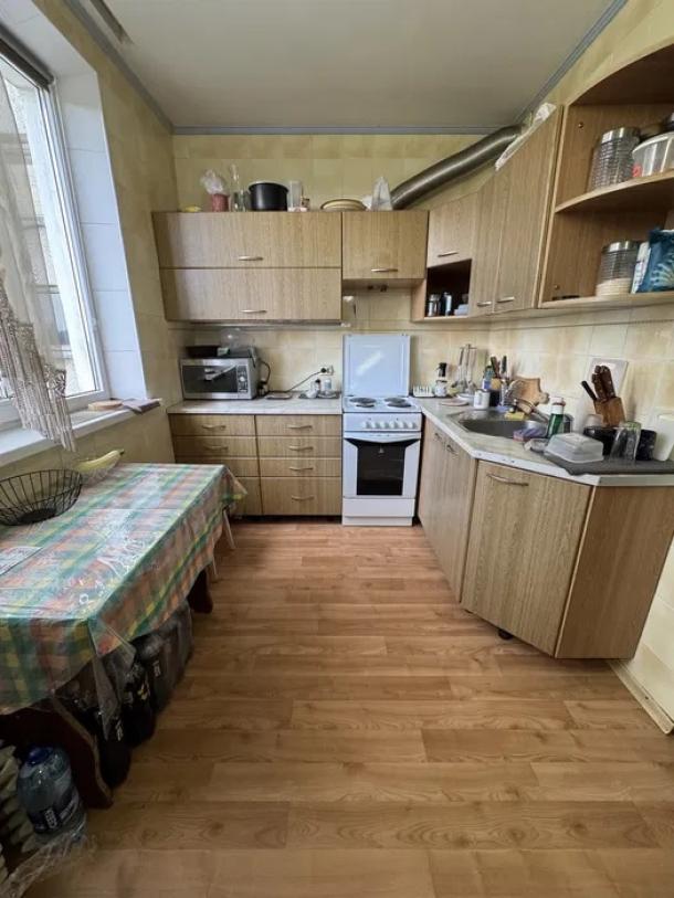 Квартира, 3-кімн., Харьков, Рогань жилмассив, 92-й бригады (Грицевца)
