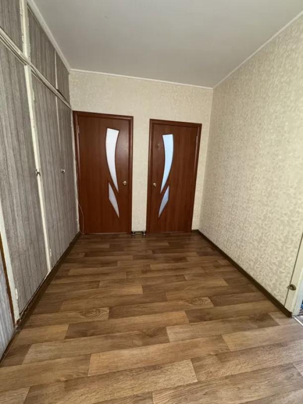 Квартира, 3-кімн., Харьков, Рогань жилмассив, 92-й бригады (Грицевца)