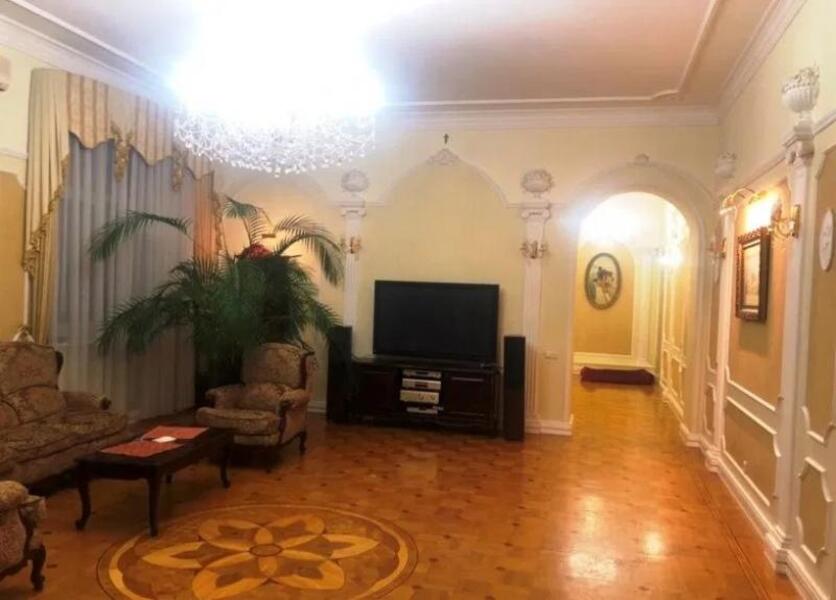 Квартира, 6-кімн., Харьков, Нагорный, Свободы