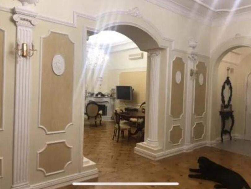 Квартира, 6-кімн., Харьков, Нагорный, Свободы