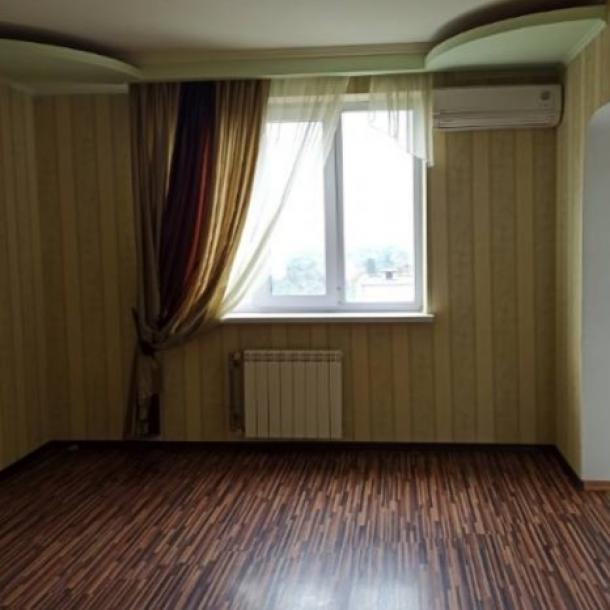 Квартира, 3-кімн., Харьков, Новые Дома, Садовый пр-д