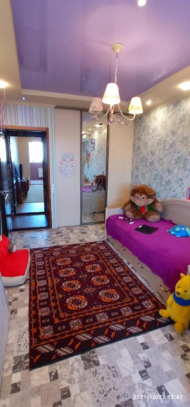 Квартира, 3-кімн., Харьков, 604м/р, Тракторостроителей просп.