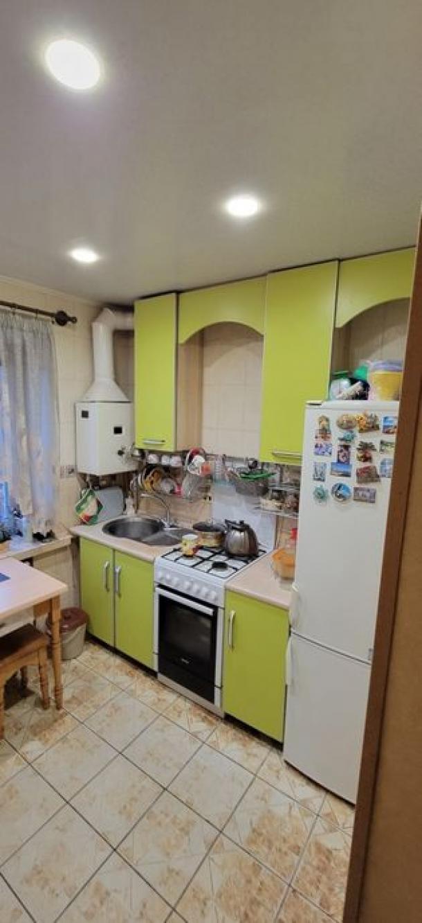 Квартира, 3-кімн., Харьков, Защитников Украины метро, Спартака