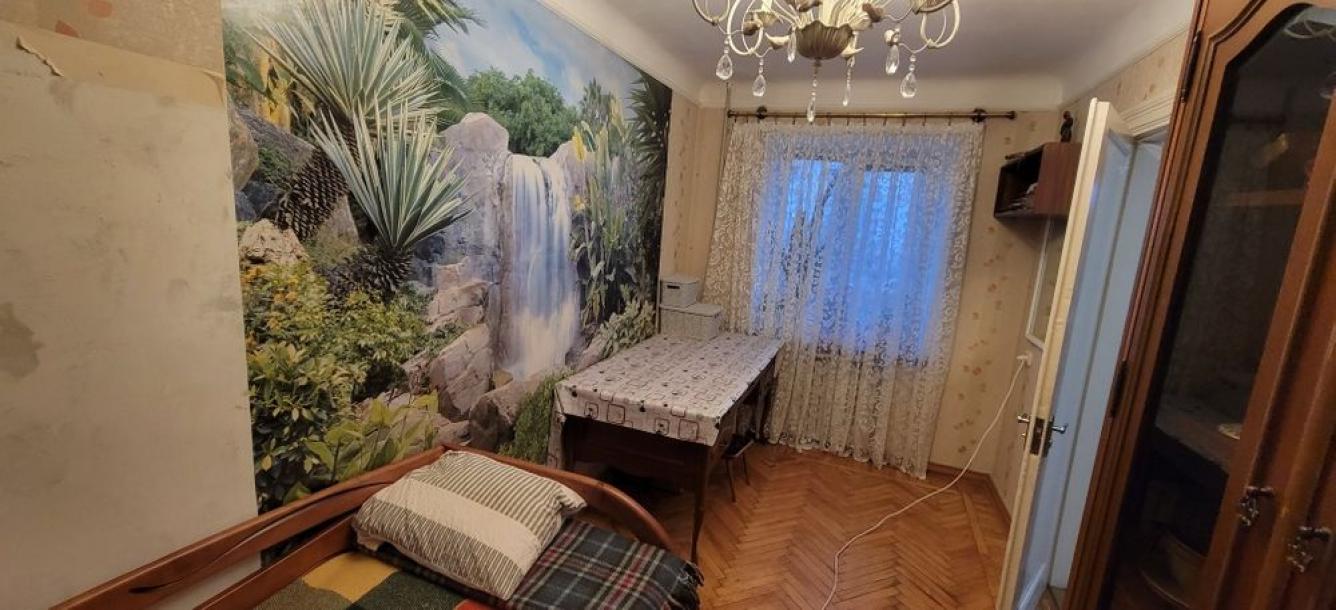 Квартира, 3-кімн., Харьков, Защитников Украины метро, Спартака