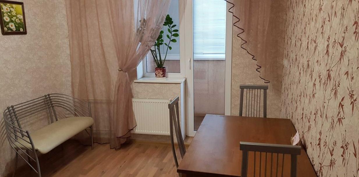 Квартира, 1-кімн., Харьков, Гагарина метро , Аэрокосмический просп. (Гагарина проспект)