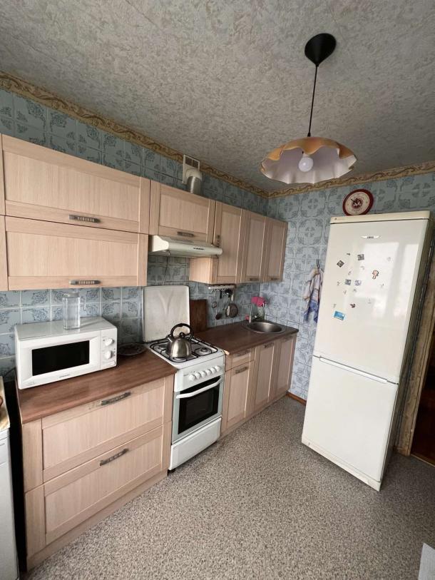 Квартира, 3-кімн., Харьков, Пятихатки, Гацева