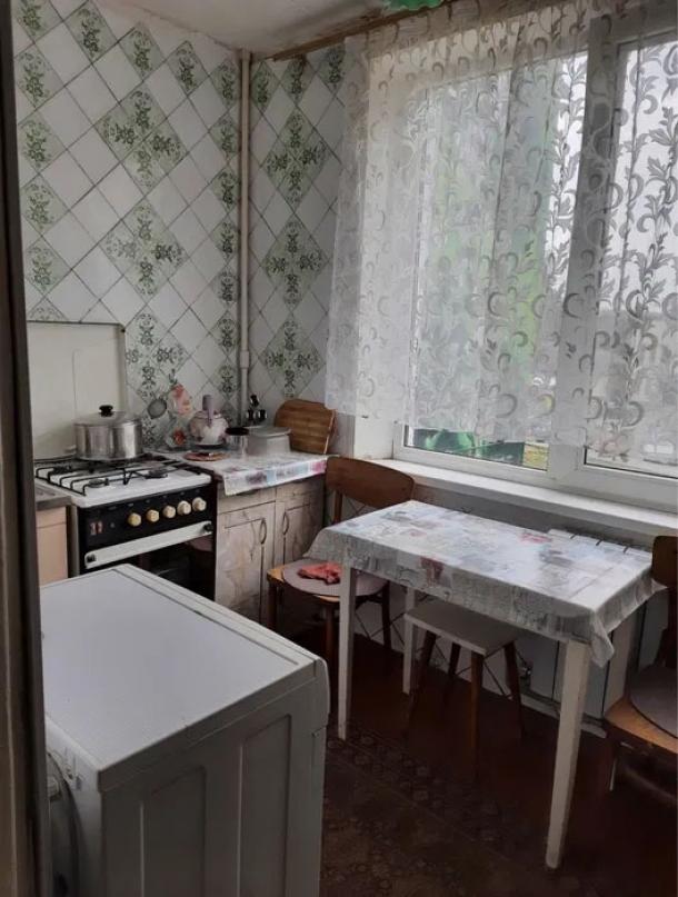 Квартира, 2-кімн., Чугуев, Чугуевский район, Музейная (Розы Люксембург)