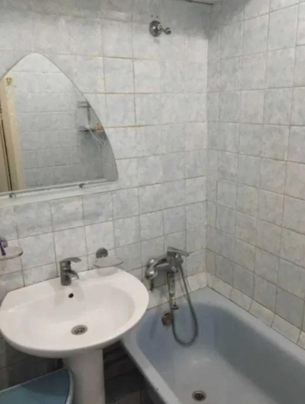 Квартира, 3-кімн., Харьков, Павлово Поле, 23 Августа пер.