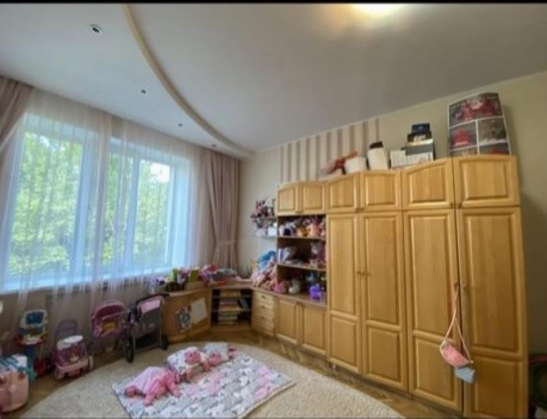 Квартира, 3-кімн., Харьков, Центр, Дарвина