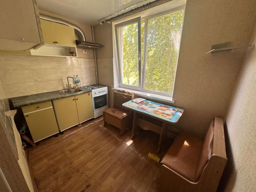 Квартира, 2-кімн., Харьков, 606м/р, Непокоренных (Героев Труда)