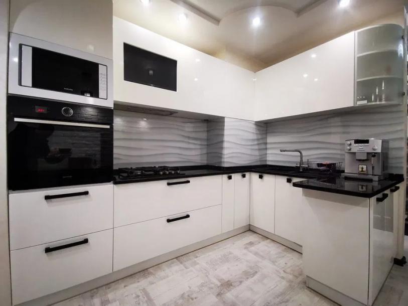 Квартира, 4-кімн., Харьков, 520м/р, Гвардейцев Широнинцев