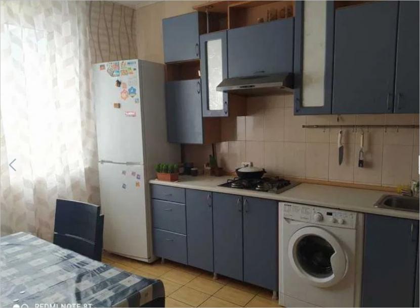 Квартира, 3-кімн., Харьков, 625м/р, Амосова