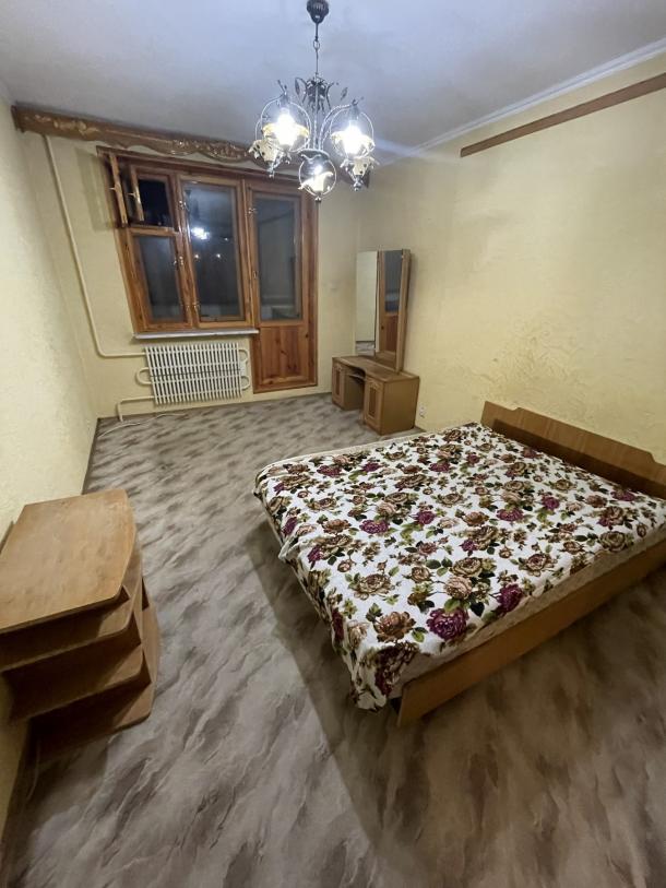 Квартира, 3-кімн., Харьков, 535Ам/р, Валентиновская