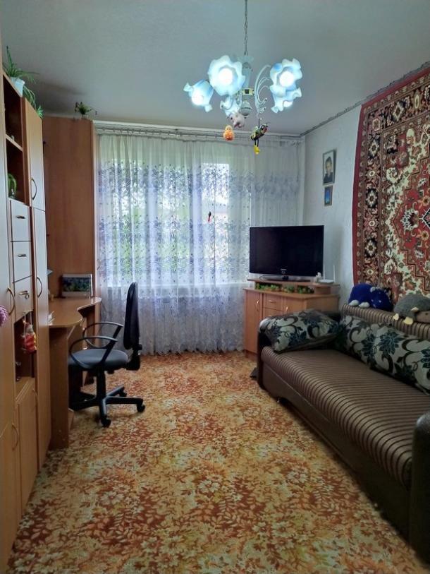 Квартира, 3-кімн., Малиновка, Чугуевский район, Богдана Хмельницкого