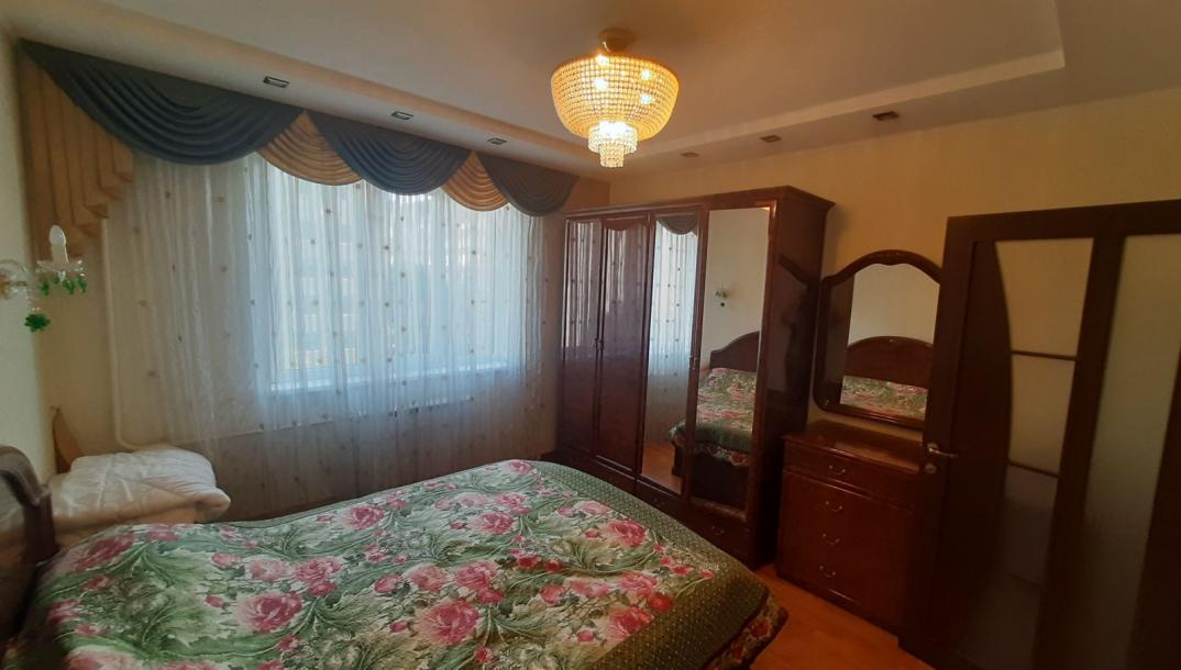Квартира, 3-кімн., Харьков, Сосновая горка, Клочковская