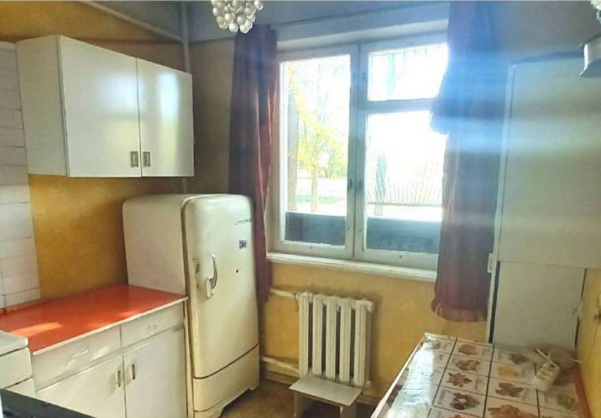 Квартира, 3-кімн., Харьков, ХТЗ, Индустриальный просп. (Фрунзе проспект)