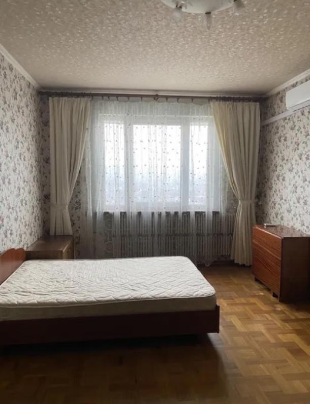 Квартира, 3-кімн., Харьков, Киевская метро, Матюшенко