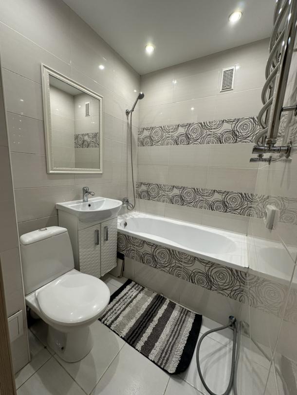 Квартира, 3-кімн., Харьков, Новые Дома, Байрона пр. (Героев Сталинграда пр.)