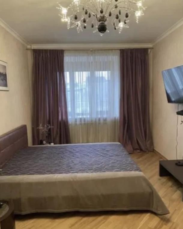 Квартира, 3-кімн., Харьков, Центр, Конституции пл.
