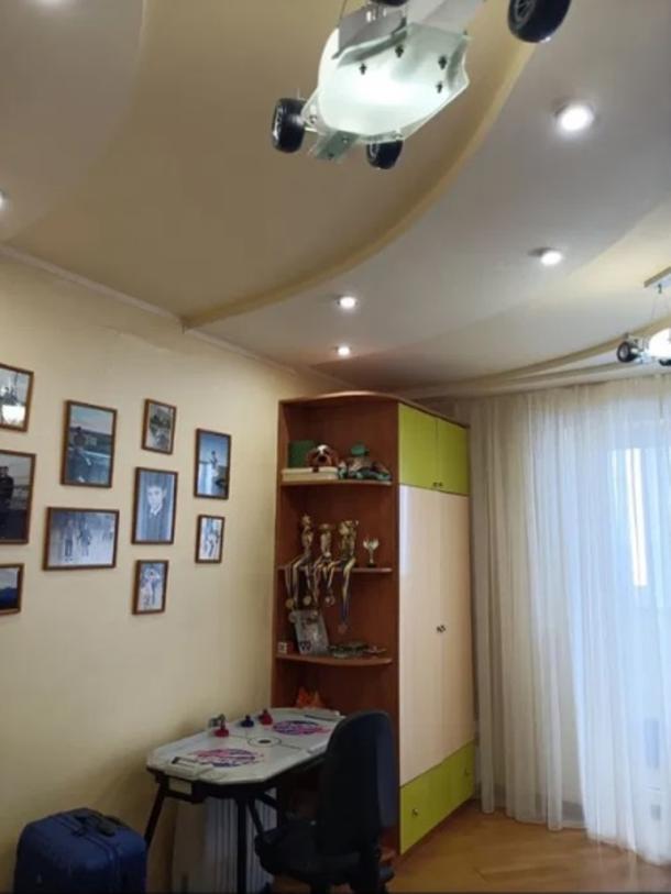 Квартира, 3-кімн., Харьков, Алексеевка, Победы пр.