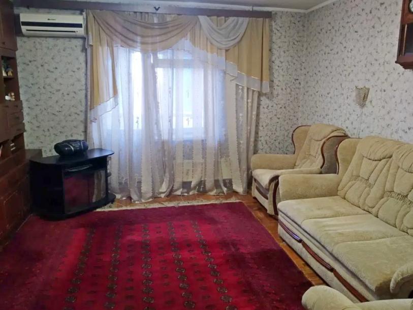 Квартира, 3-кімн., Харьков, Южный Вокзал, Гончаровский бул. (Маршала Конева)