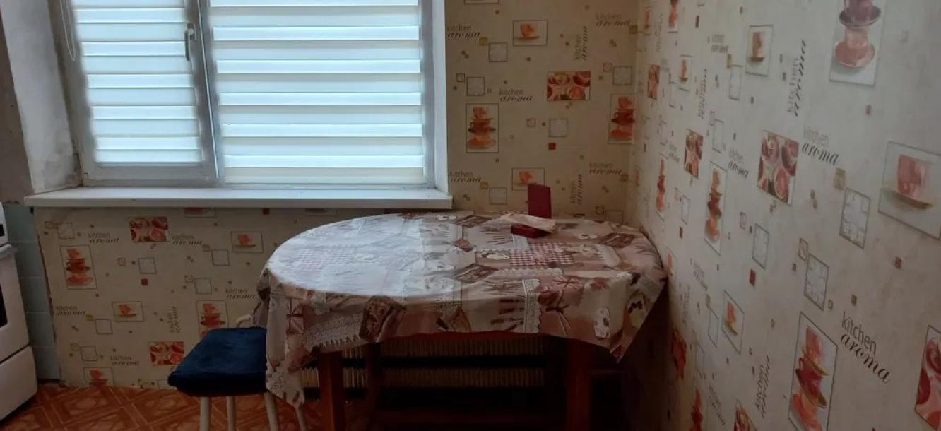 Квартира, 2-кімн., Чугуев, Чугуевский район, Музейная (Розы Люксембург)