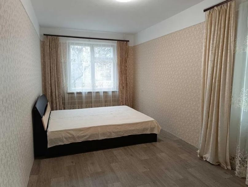 Квартира, 3-кімн., Харьков, Залютино, Борзенко