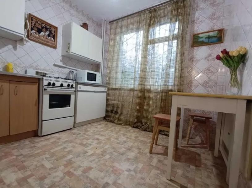 Квартира, 3-кімн., Харьков, Залютино, Борзенко