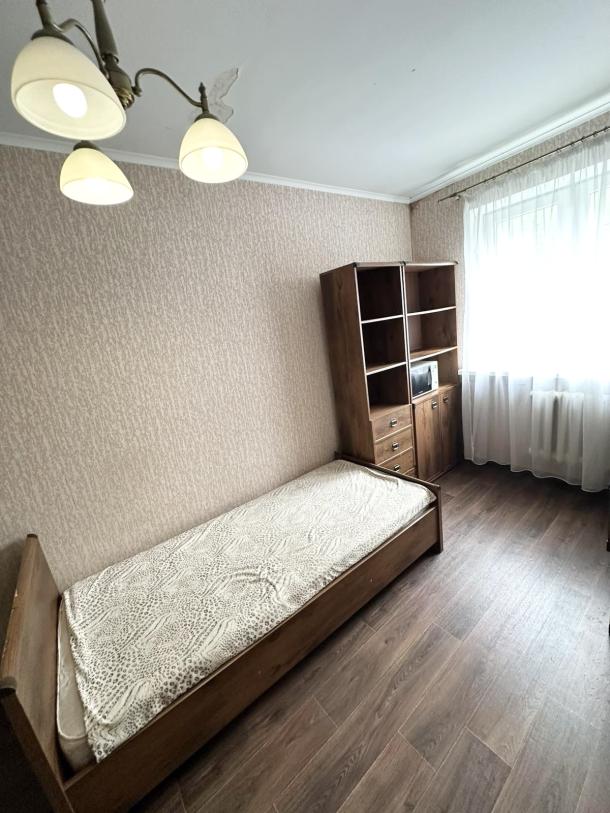 Квартира, 2-кімн., Харьков, 606м/р, Тракторостроителей просп.