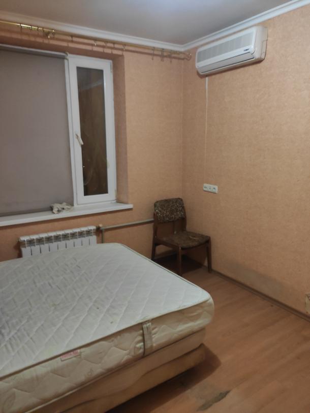 Квартира, 2-кімн., Харьков, 626м/р, Амосова